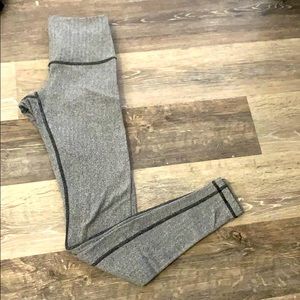 Lulu lemon wunder under tights